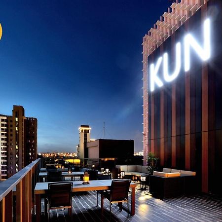 Kun Tour Hotel Taichung Exterior foto